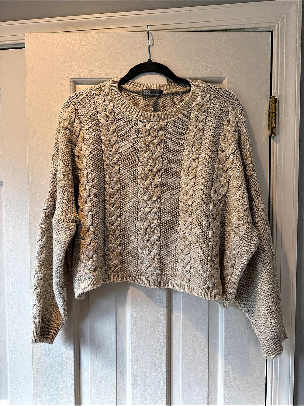 ASOS Cable Knit Sweater in Cream Size Medium Like New